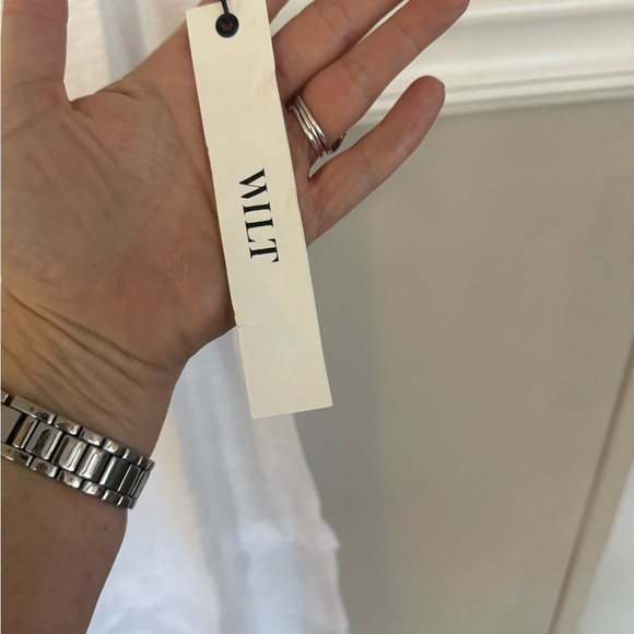 Wilt White Tag with Black Text - Picture 2 of 3